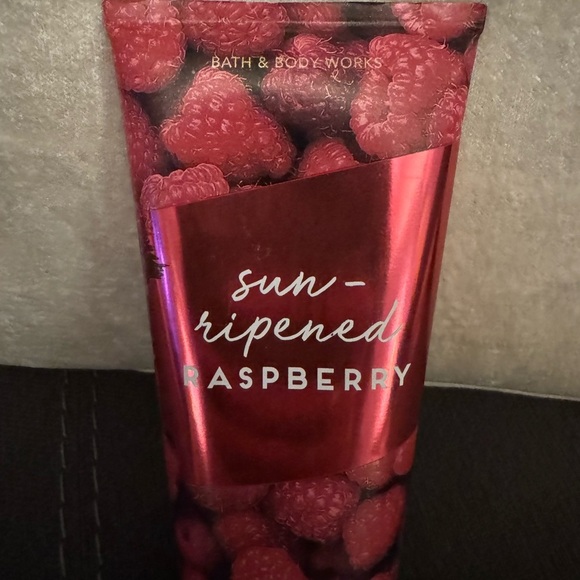 NWT: Bath & Body Works Sun Ripened Raspberry Body Cream - Picture 3 of 5